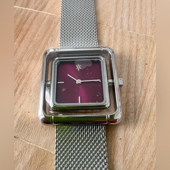 Vanna ladies Umbra ruby red silver tone stainless steel dress watch NEW BATTERY main image 9